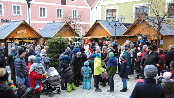 Traditioneller Adventmarkt der Pfarrgemeinde Schmidmühlen