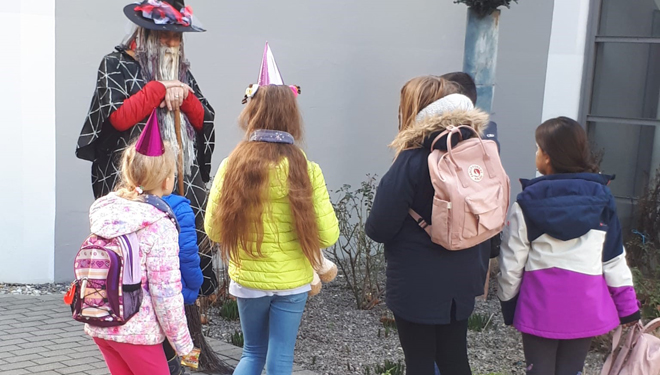 Kostenlose maskierte Kinder-Stadtführung in Schwandorf
