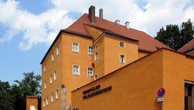 Museumscafé im idyllischen Innenhof in Burglengenfeld
